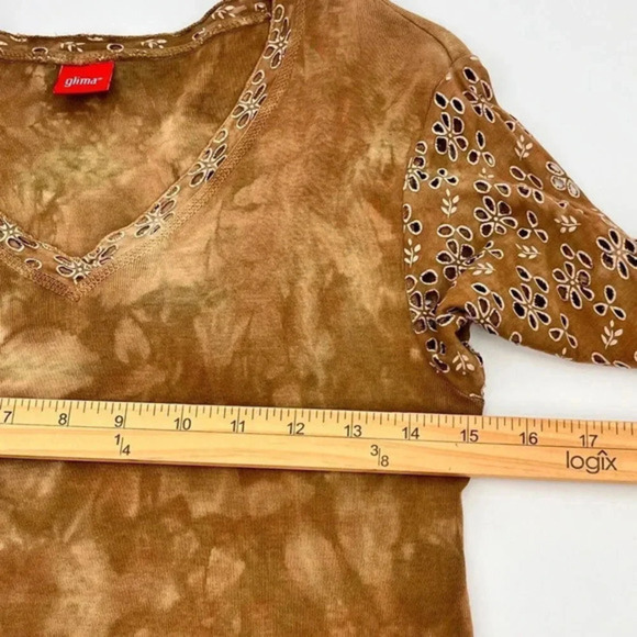 Glima Tie Dye Top Womens M Tan V-Neck Pullover Eyelet Trim Hippie‎ Boho Artsy - Picture 9 of 12